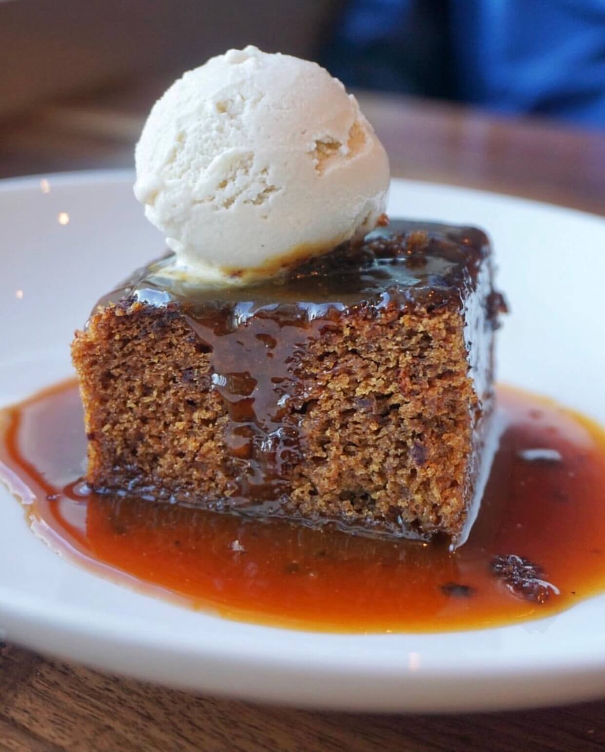 Our Favorite Sticky Toffee Pudding In Nyc Eatingnyc - cake eating simulator roblox